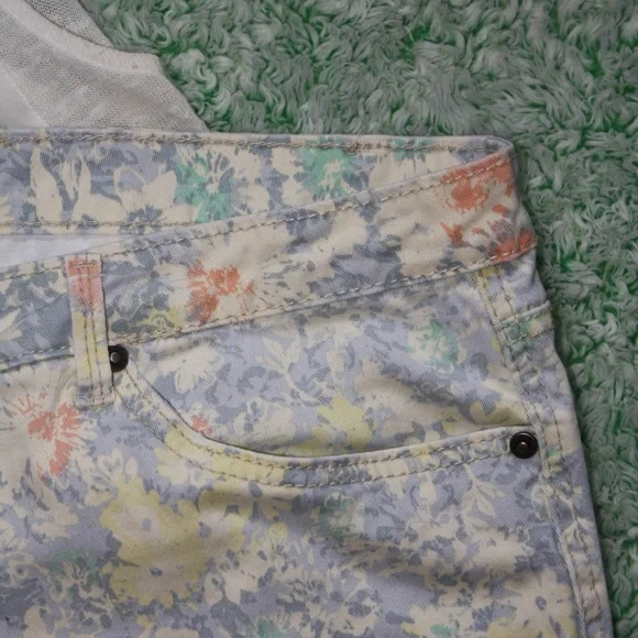 Roz & Ali Floral Ankle Jeans - Multicolor - Picture 3 of 6